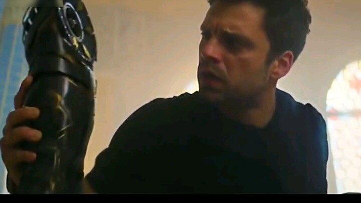 The factory instructions for this vibranium arm didn't tell me that it can be removed.