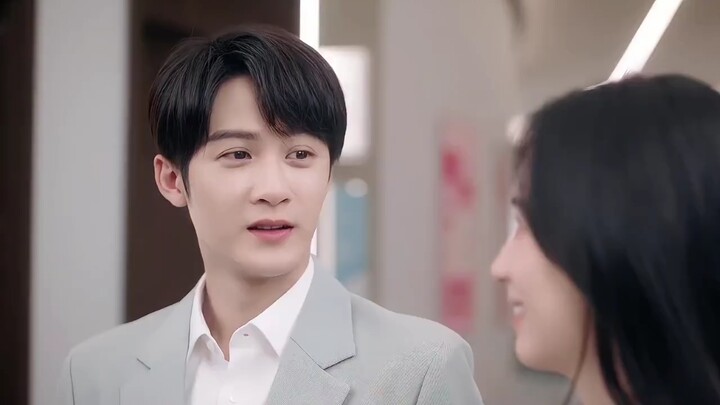 Lần đầu gặp mẹ vợ, Mạc Thanh Thành lại đang ở khoa sản, khiến cô Cố hoảng hốt tưởng rằng con gái mìn
