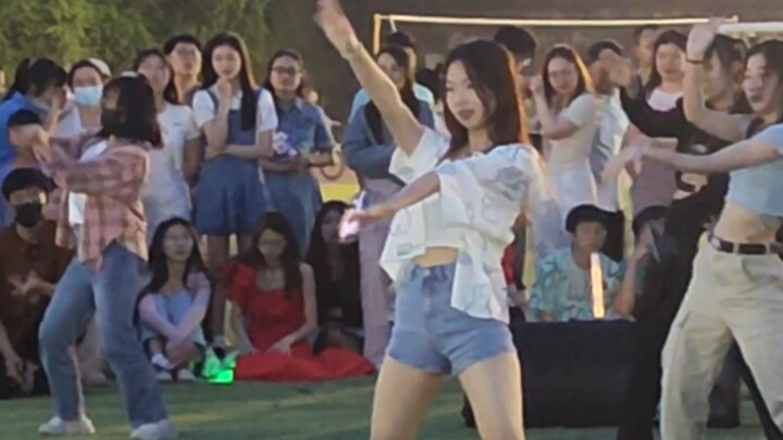 [Wuhan University dances to Jellypop!] The senior who danced in Guicao last night was Hao Si~