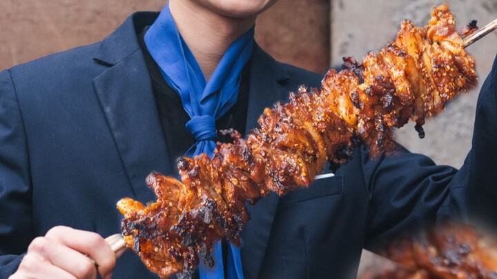 Outdoor BBQ Pork Belly with a Secret-Recipe Seasoning: Delicious and Not Greasy
