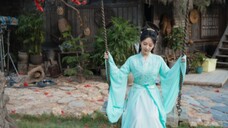 "Xiao Yueding, Aula Chaoyun, dan Ding Emas Ungu kemudian ditanami bunga phoenix oleh Xuanxuan." "Ayu