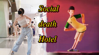 Gái xinh nhảy vũ điệu hài hước trong trung tâm thương mại