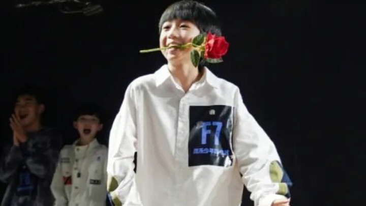 【Gia tộc TF thế hệ 4 Dương Bác Văn】Cover vũ đạo bài “Gió xuân thổi” của Franklin, một lời bày tỏ đán