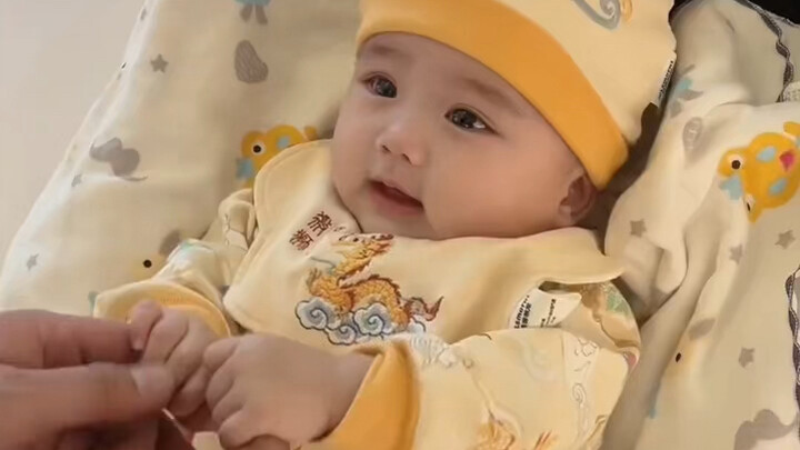 As expected, daughters are born for their dads—always smiling and chattering away when they’re with 