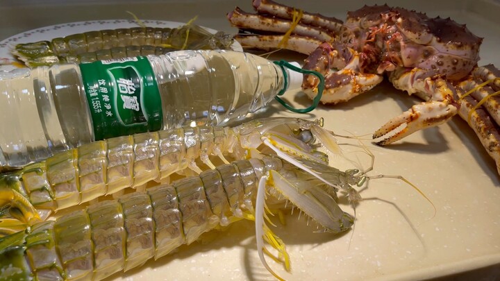 Hari ini ulang tahun saudaraku, aku cuma masakin sedikit masakan rumahan untuk nambahin tenaganya...