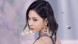 目前在韩国女性Kpop粉丝中最受欢迎的人。(The most popular person in Korean female Kpop fans now)