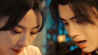女人将发霉的外卖放在祖传的花瓶里，没想到里面竟冒出无数金银珠宝！