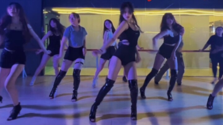 Heels training highlights | Mentor Juanjuan🐰Can't this beat you👠#XiamenCtipop #XiamenDanceRoom#Heels