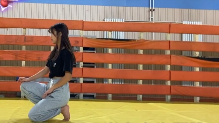 นักเรียนมัธยมปลายอายุ 16 ปี / เต้นฟลิปแดนซ์ / มามามู / มามามูฮิป / เต้นเปลื้องผ้าเร็ว / นักเรียนกีฬา