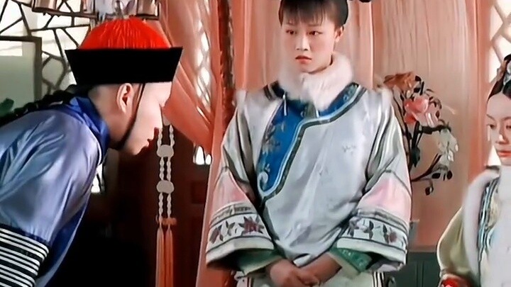 It turns out that it’s not that Zhen Huan is not afraid of speaking in front of the parrot, but that