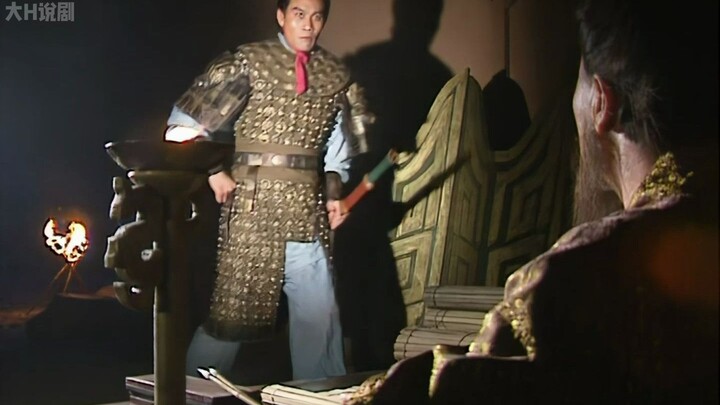 Lü Bu defected to Dong Zhuo, and Dong Zhuo was overjoyed.