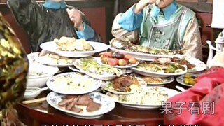 饭店用剩菜剩饭做包子，便宜卖给百姓生意兴隆！