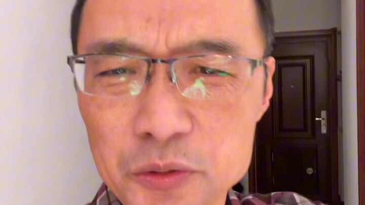 Chế giễu # Dùng quốc kỳ che đậy hành vi khiêu gợi!