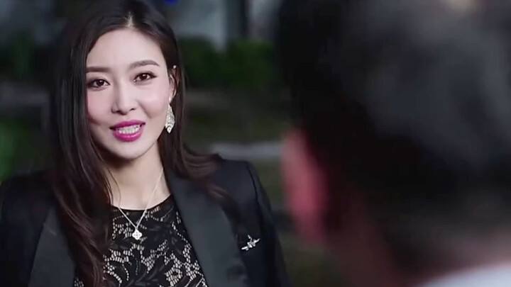 หนุ่มออฟฟิศทำงานเป็นคนขับรถรับส่งหลังเลิกงาน แต่กลับถูกเฉลยว่าแท้จริงแล้วเขามีฐานะร่ำรวยจนทุกคนตะลึง