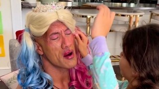 【巨石强森】 “女儿奴”的圣诞变装秀