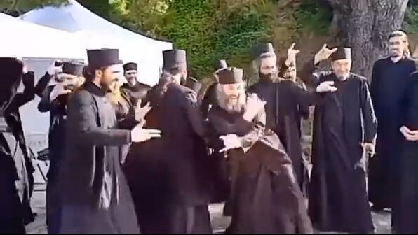 Παπάδες Dance
