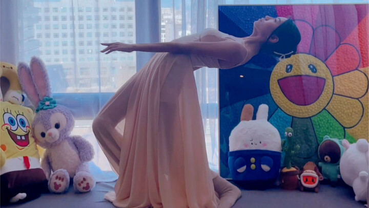 Ballet dancers come to challenge the "green waist" ~ try your best ~ haha