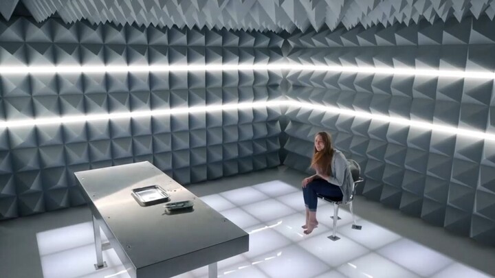 Woman trapped in a high-tech escape room, subjected to cruel tests, only to feel even more hopeless 