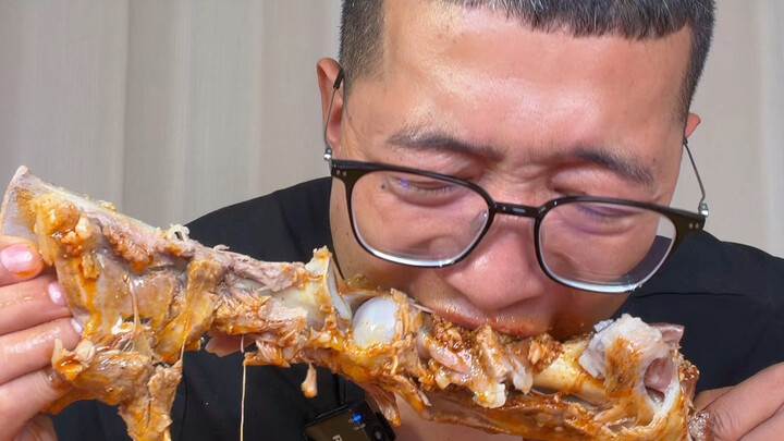Đơn giản chỉ là ăn thịt