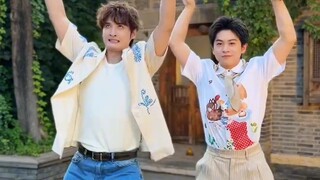 【张远｜武艺】一起大展鸿图，帮忙看看哥俩跳的齐不齐