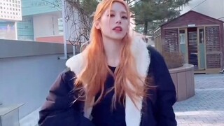 Lagu apa yang lagi ngetren di KPOP? Terobsesi, belum bisa dance?