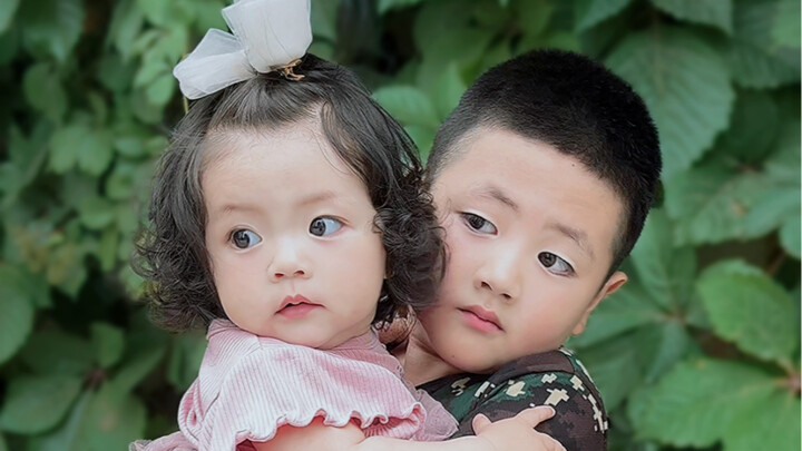 Guess family bonds run deep—Mom’s just the delivery person!