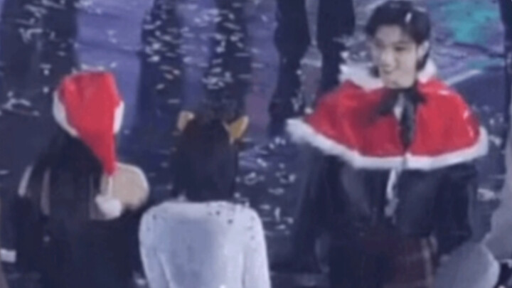 Korean hot post: “Kim Dong-han greets Felix”