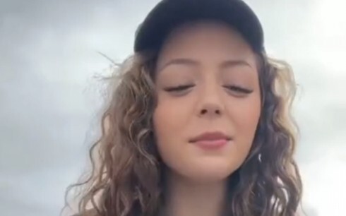 Tôi có thể xem cuộn bánh của bạn được không?