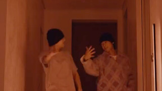231022 田柾国Tiktok更新Seven Dance Challenge with 车银优我晕？？还是在柾国家里