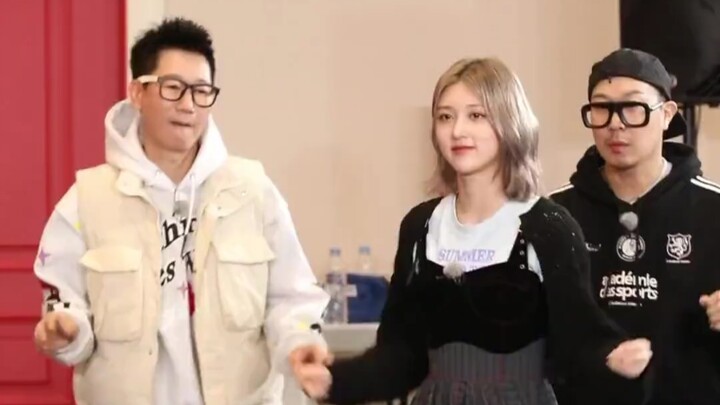 IVE 安宥真＆李瑞＆金秋天 HYPE BOY 女团舞随机跳