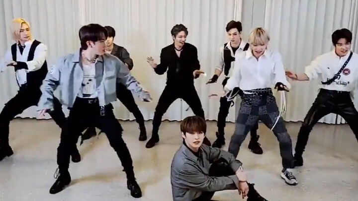 【Stray kids】Back door换part同屏前后对比