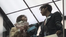 Elevator atmosphere, staring at each other, Xu Kai and Wu Jinyan, "Shang Shi" Sina tour