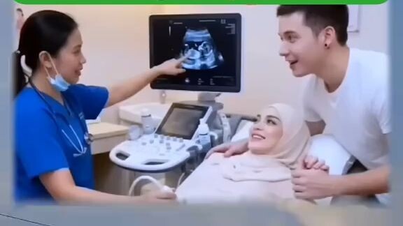 CELINE HAMIL ANAK KE 3 STEFAN WILLIAM   -