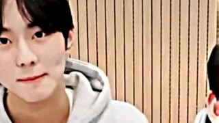 jungwoon looks like a cute baby sniffing sunoo's jacket 🥰