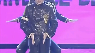 印度舞者模仿 #迈克尔杰克逊 的舞蹈惊艳全场，绝对颠覆你对艺术的认知
