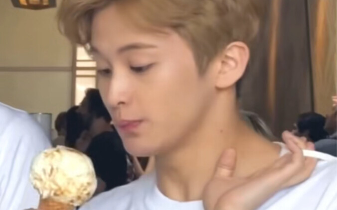 【NCT】One Dose of Anti-Depression Every Day | Illustrated Guide to Strangers’ Funny, Confusing Behavi