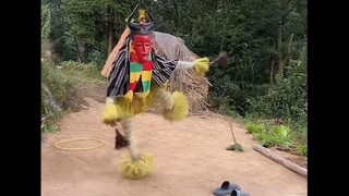 非洲有名的烫脚舞被中国小伙学到精髓了，这腿法看来是得到了真传了