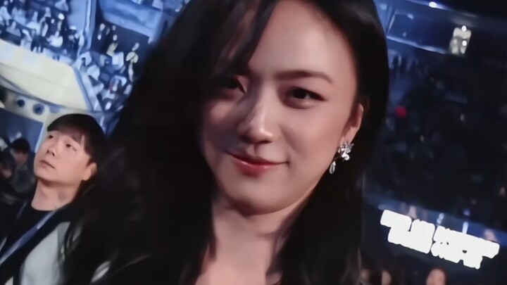 Sis is actually back in the Chinese entertainment scene, and she’s looking better than ever!!!!