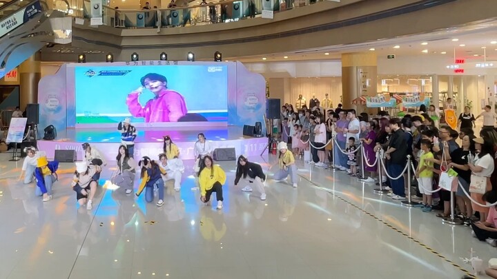 D-space seventh Aoyuan Plaza roadshow eighth group "snap shoot"