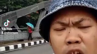 si manis jembatan ancol sarimin