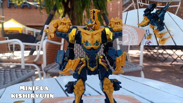 Robot rồng vàng Minipla Kishiryujin Ryusoulger