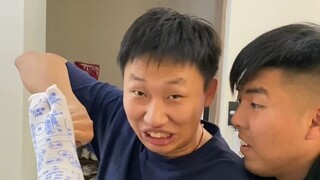寝室脚底穴位按摩，室友嘴硬的下场，结局爆笑