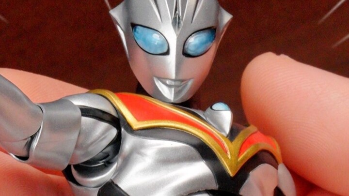 Evil Ultraman brawl, is the more expensive Ultraman SHF better? [It's not a toy]