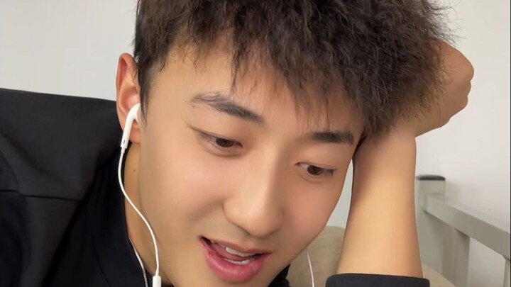 上午官宣，下午吃嘴，晚上已读不回