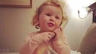 戏精宝宝和姐妹电话唠嗑