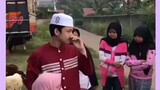 kak alwi salting bgt dan rajin berdakwah , dan sayang sama ortunya aahhh masyallah