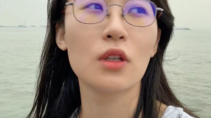 Stok materi dengan pantat yang terangkat sudah habis.