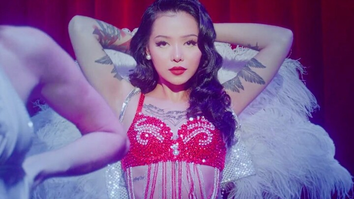 يا إلهي! هذا الفيديو كليب محرج جدًا!