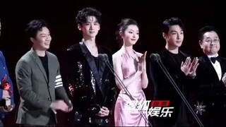 Bai Jing Ting & Song Yi on stage 2023 IQIYI Screaming Night