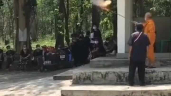ประทัดที่พระสงฆ์เล่น คนทั่วไปเล่นไม่ได้หรอก
